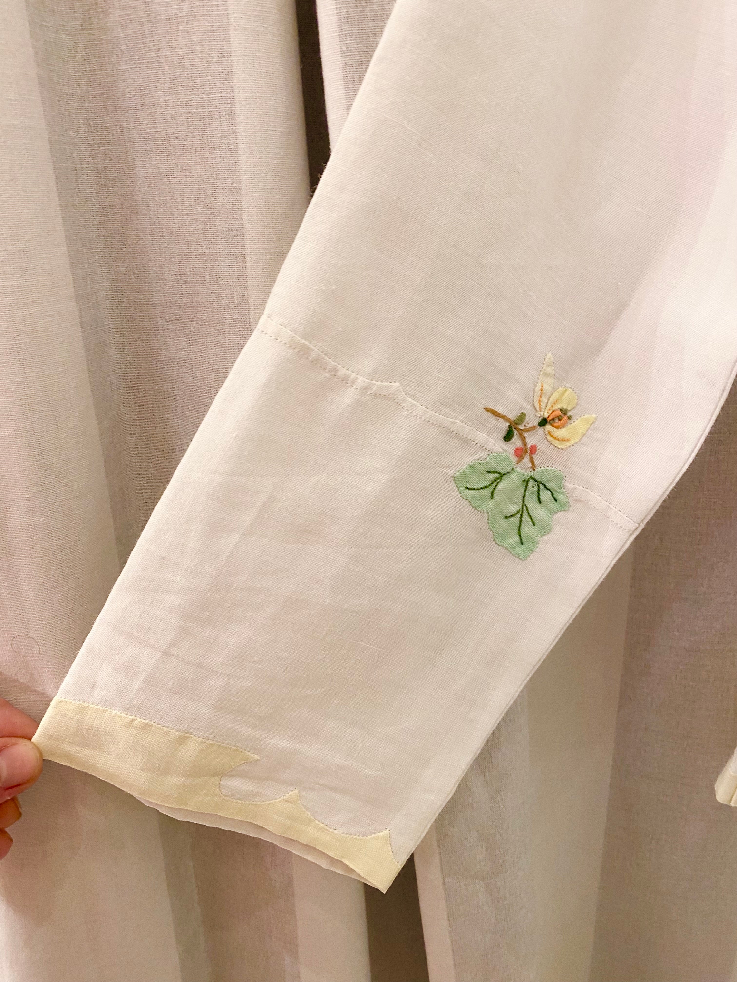 Hvid skjorte med appliqué