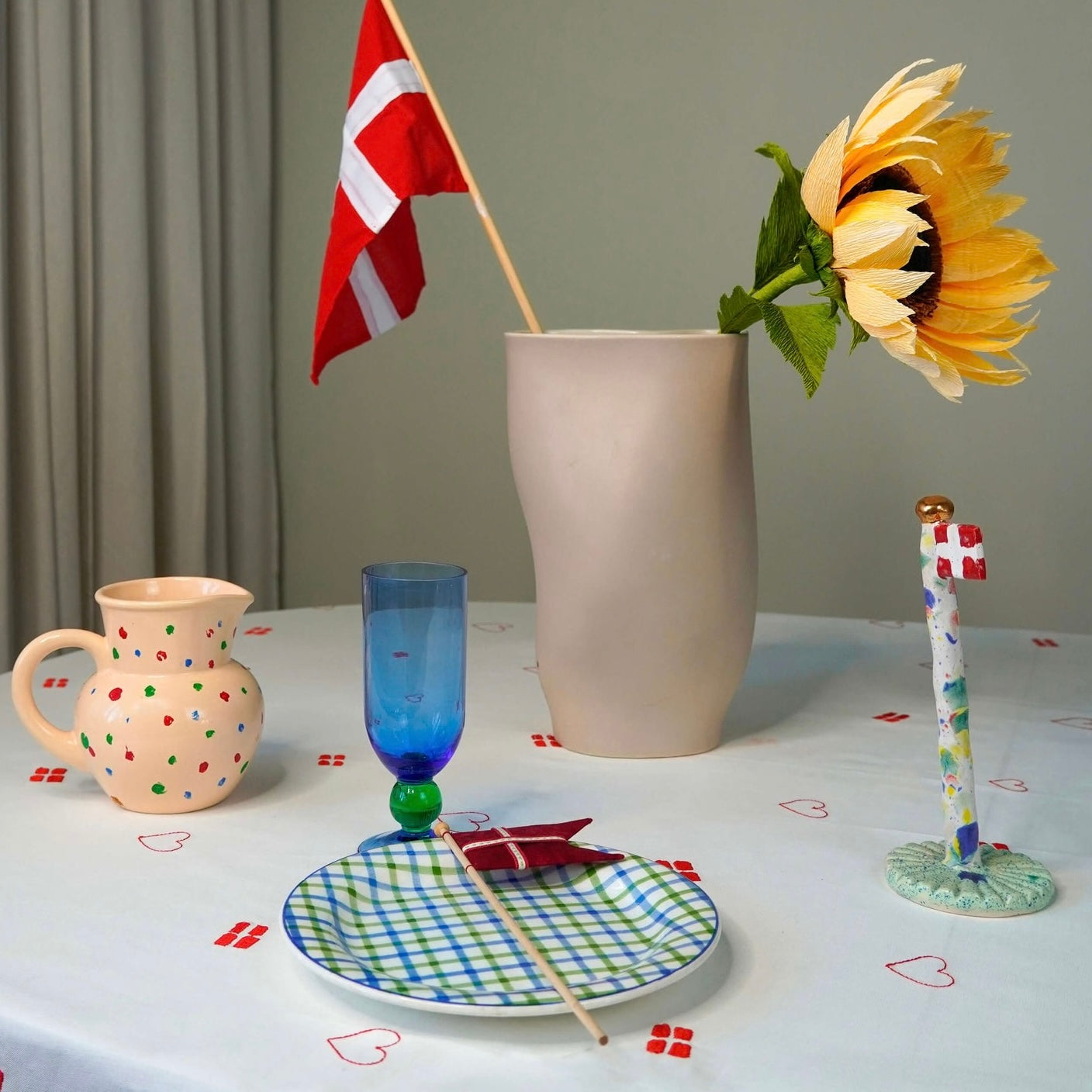 Birthday tablecloth, Round ø160.