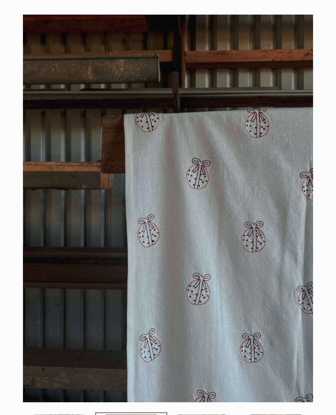 Dug, Orange, 150x270