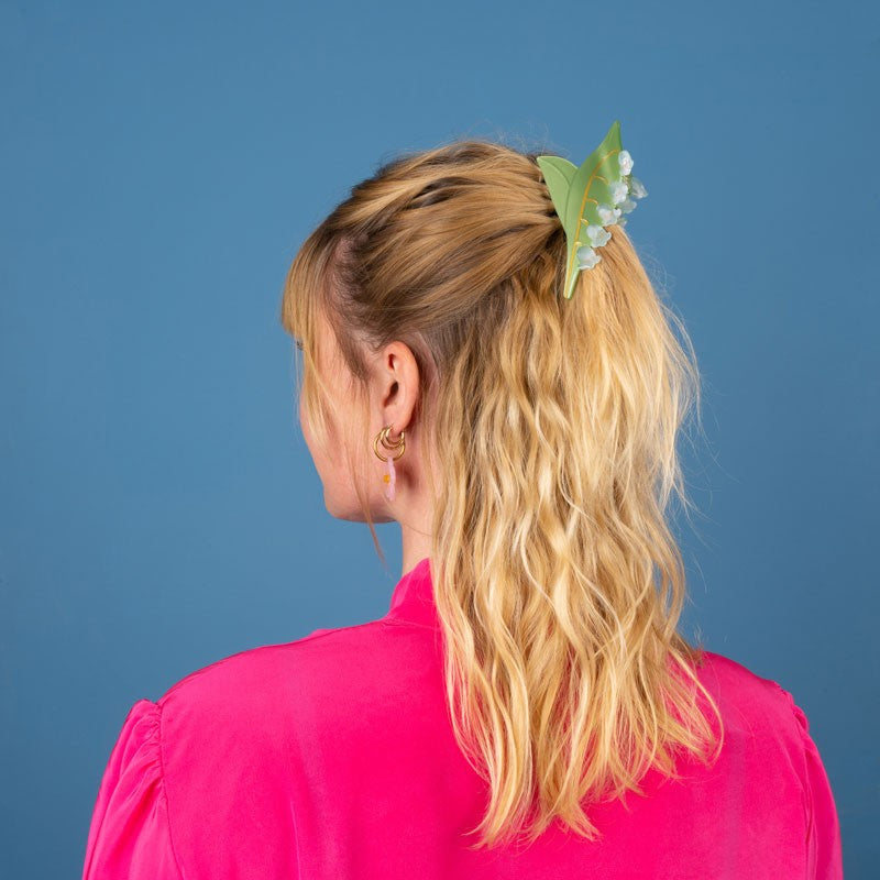 Lily, hair clip
