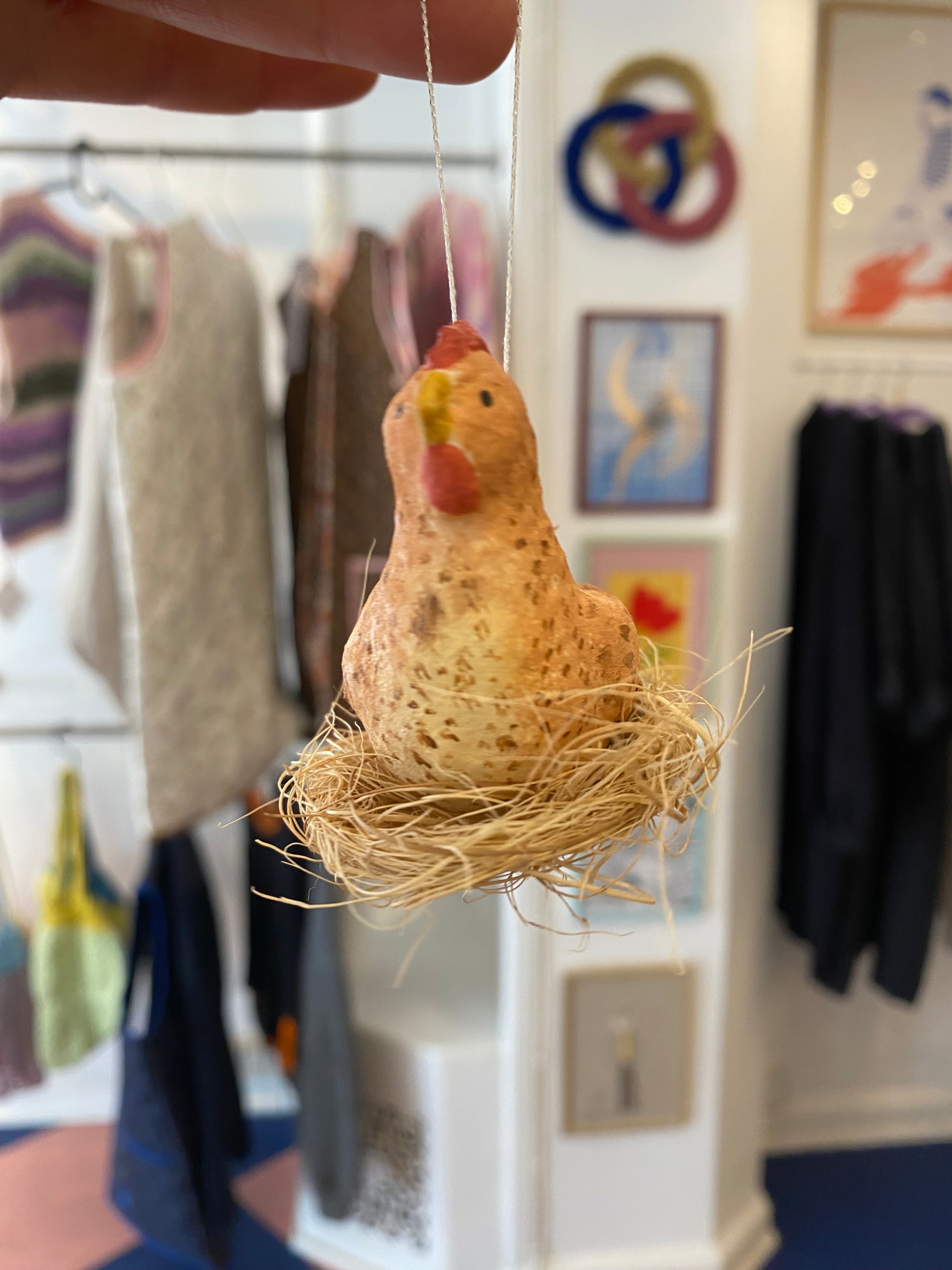 unika pynt - høne på rede