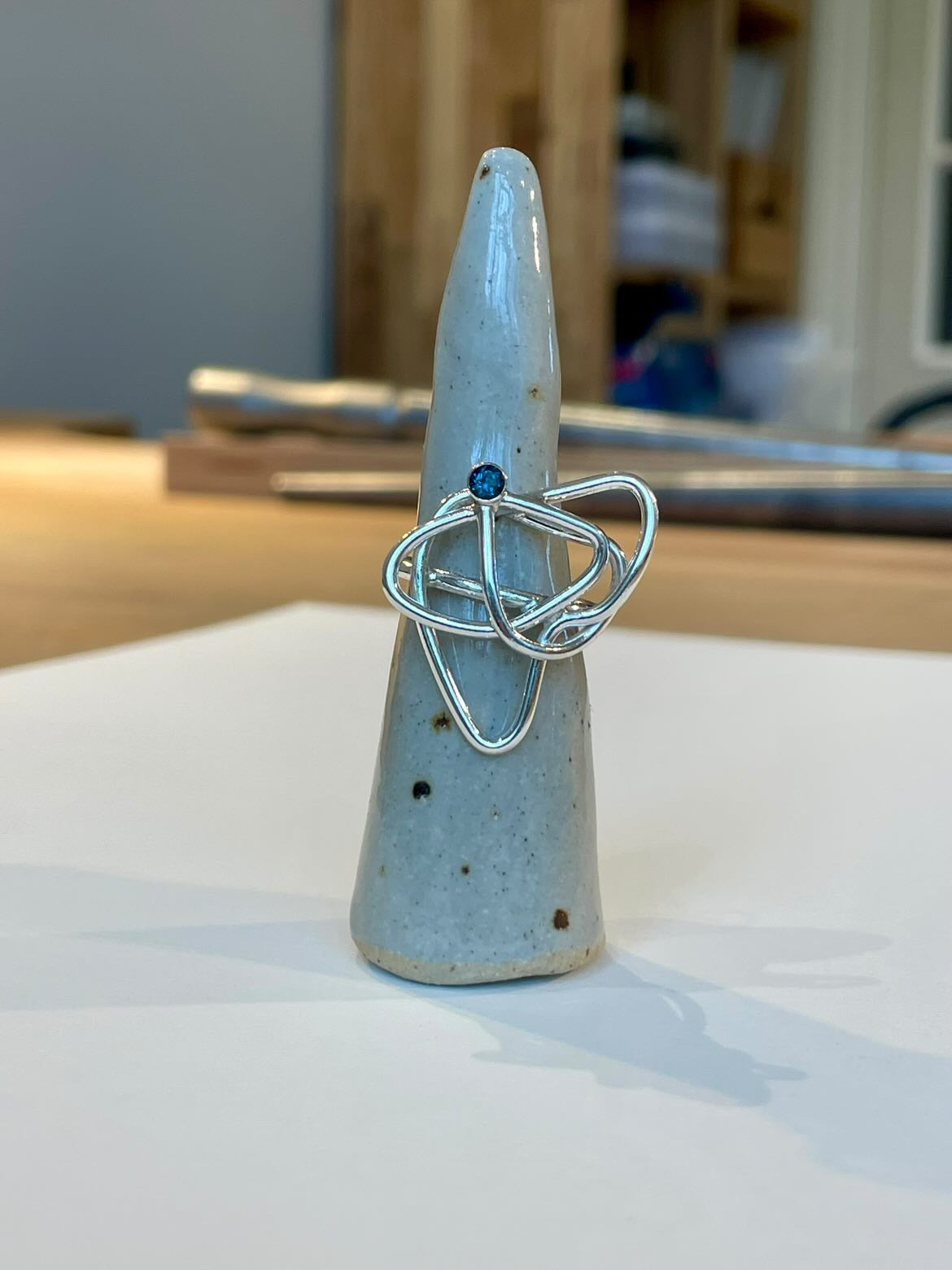 Viklet sølvring (str. 54)