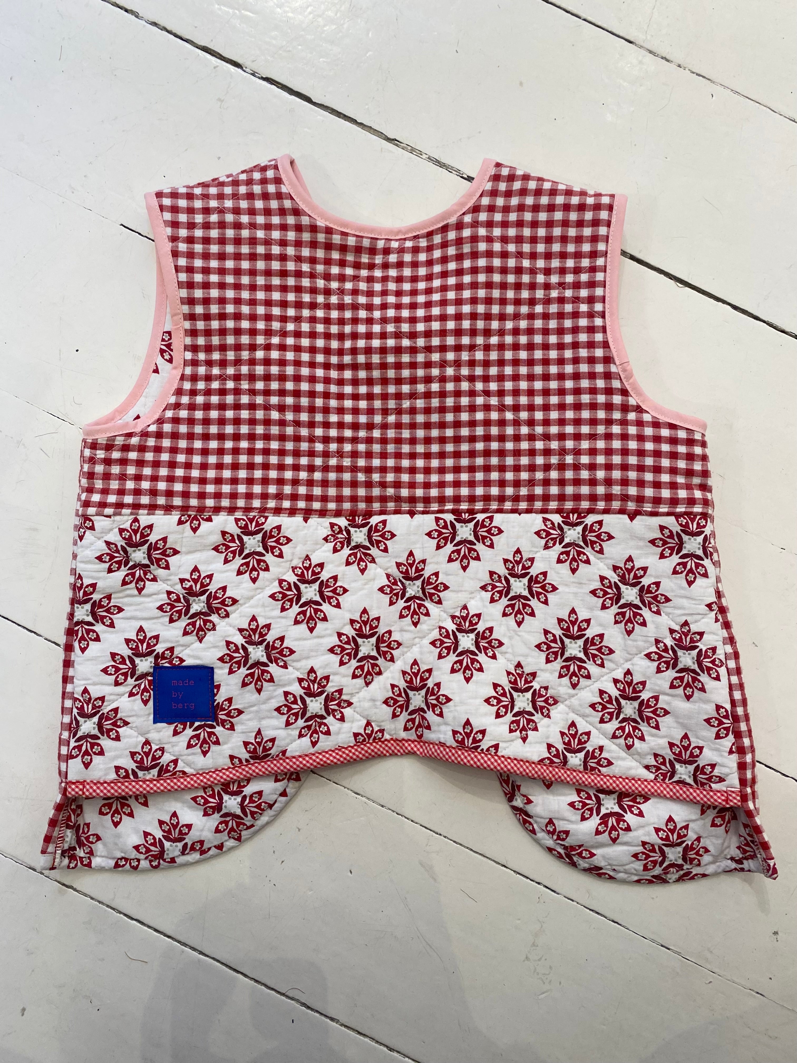 Unika rød/hvid kort vest