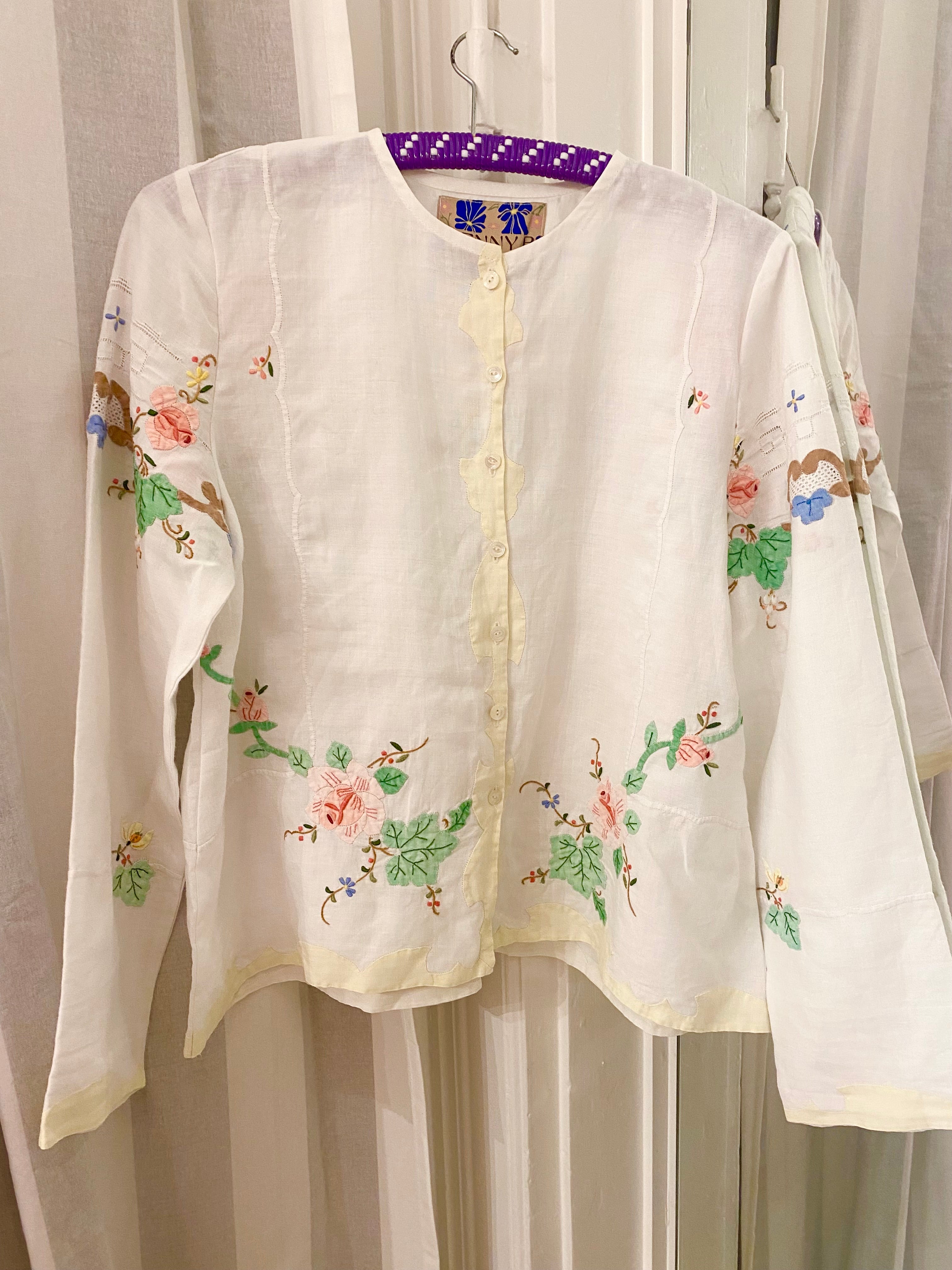 Hvid skjorte med appliqué