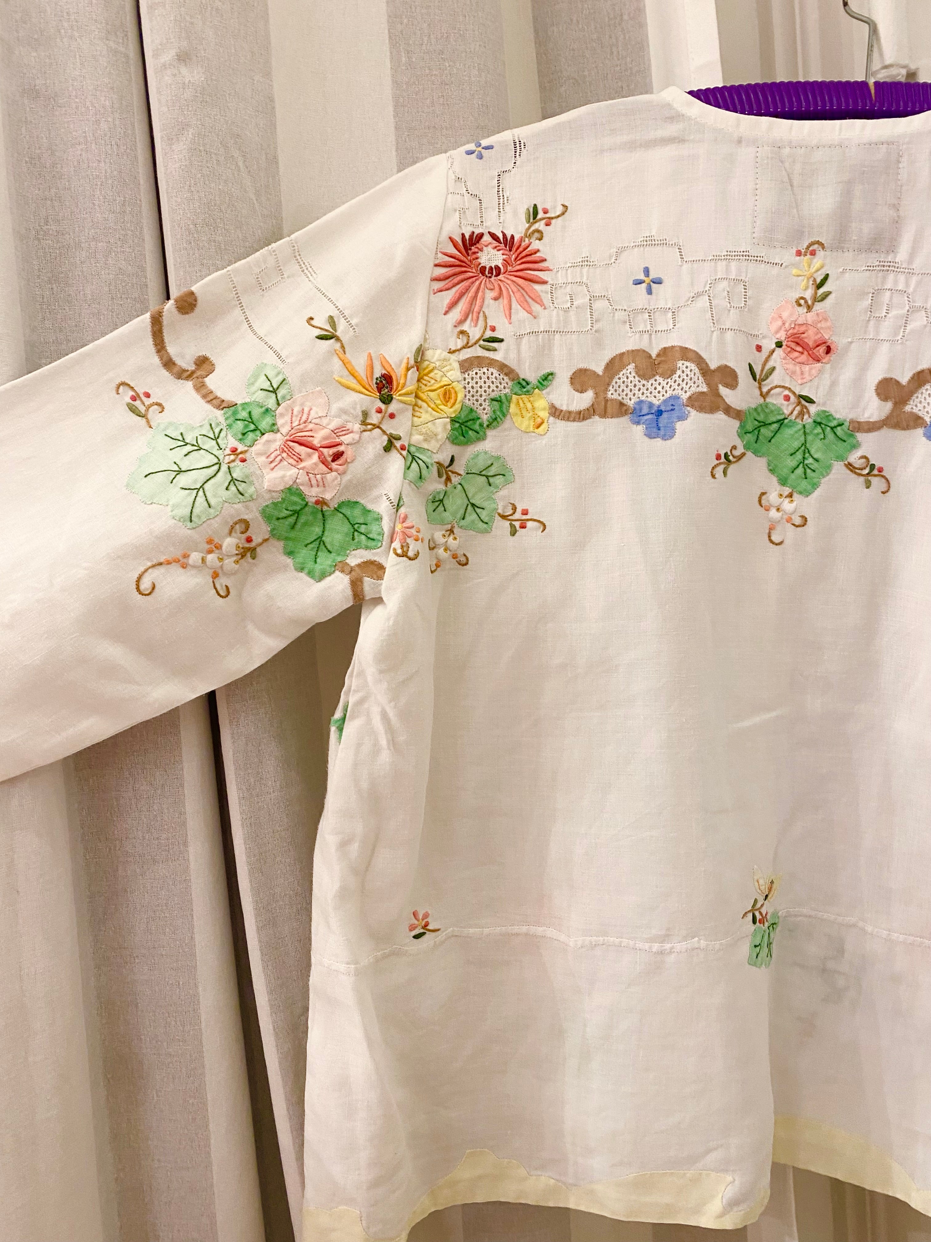 Hvid skjorte med appliqué