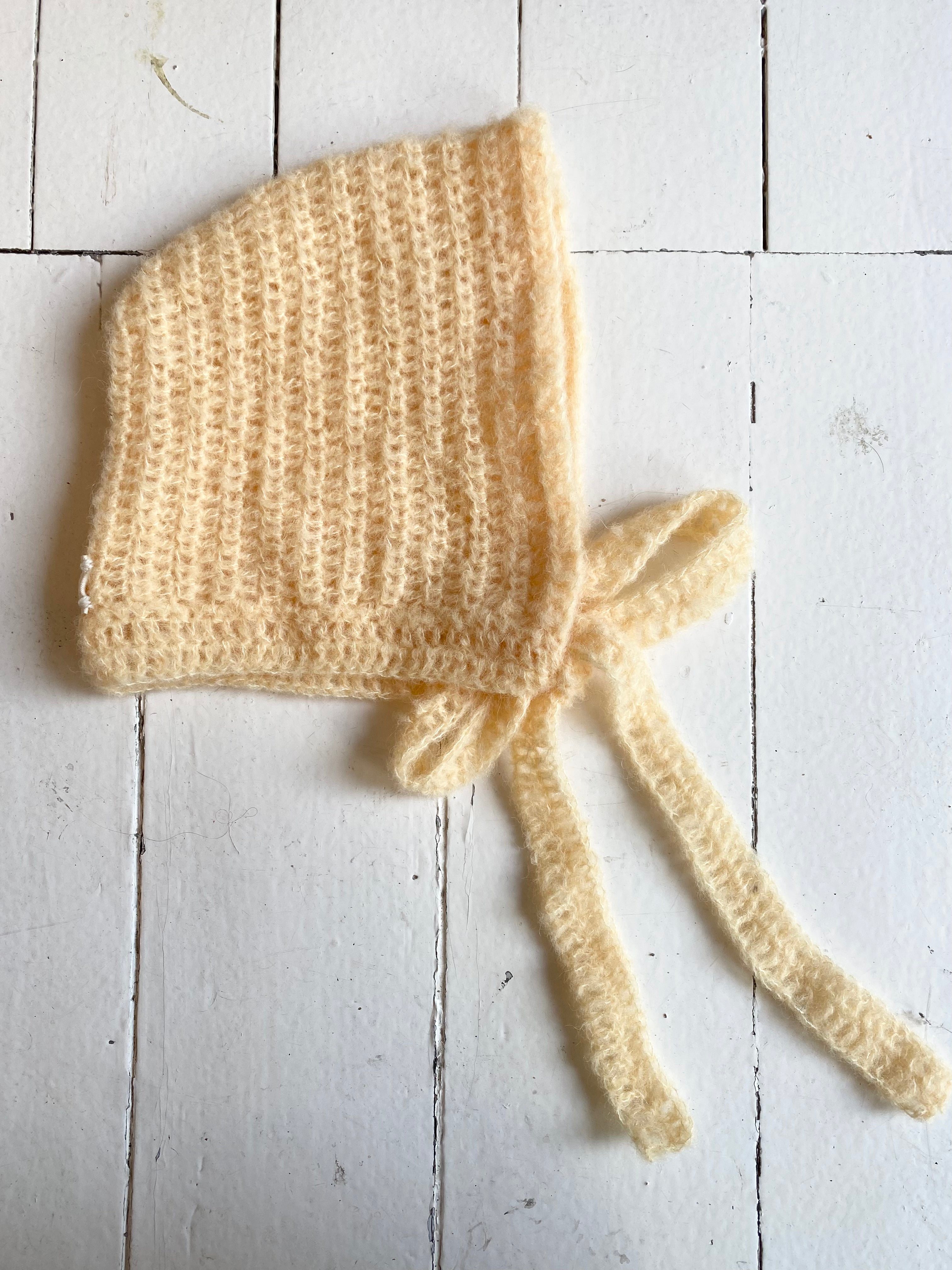 Bonnet / Hætte Lysegul