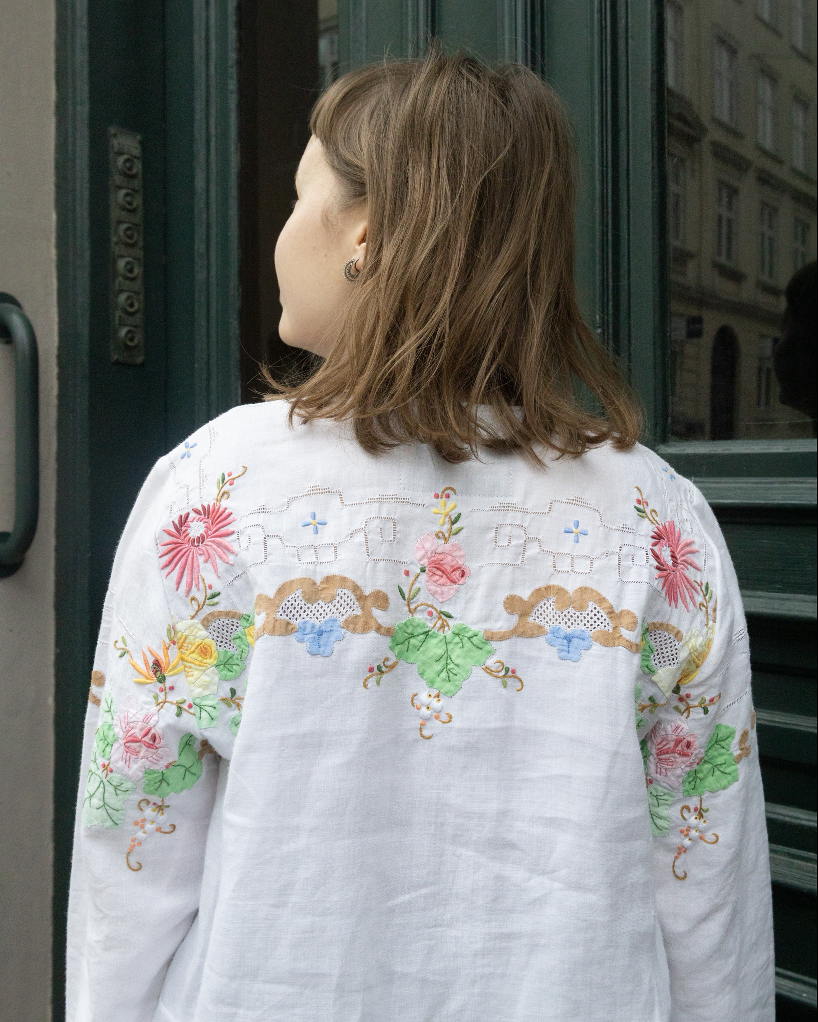 Hvid skjorte med appliqué