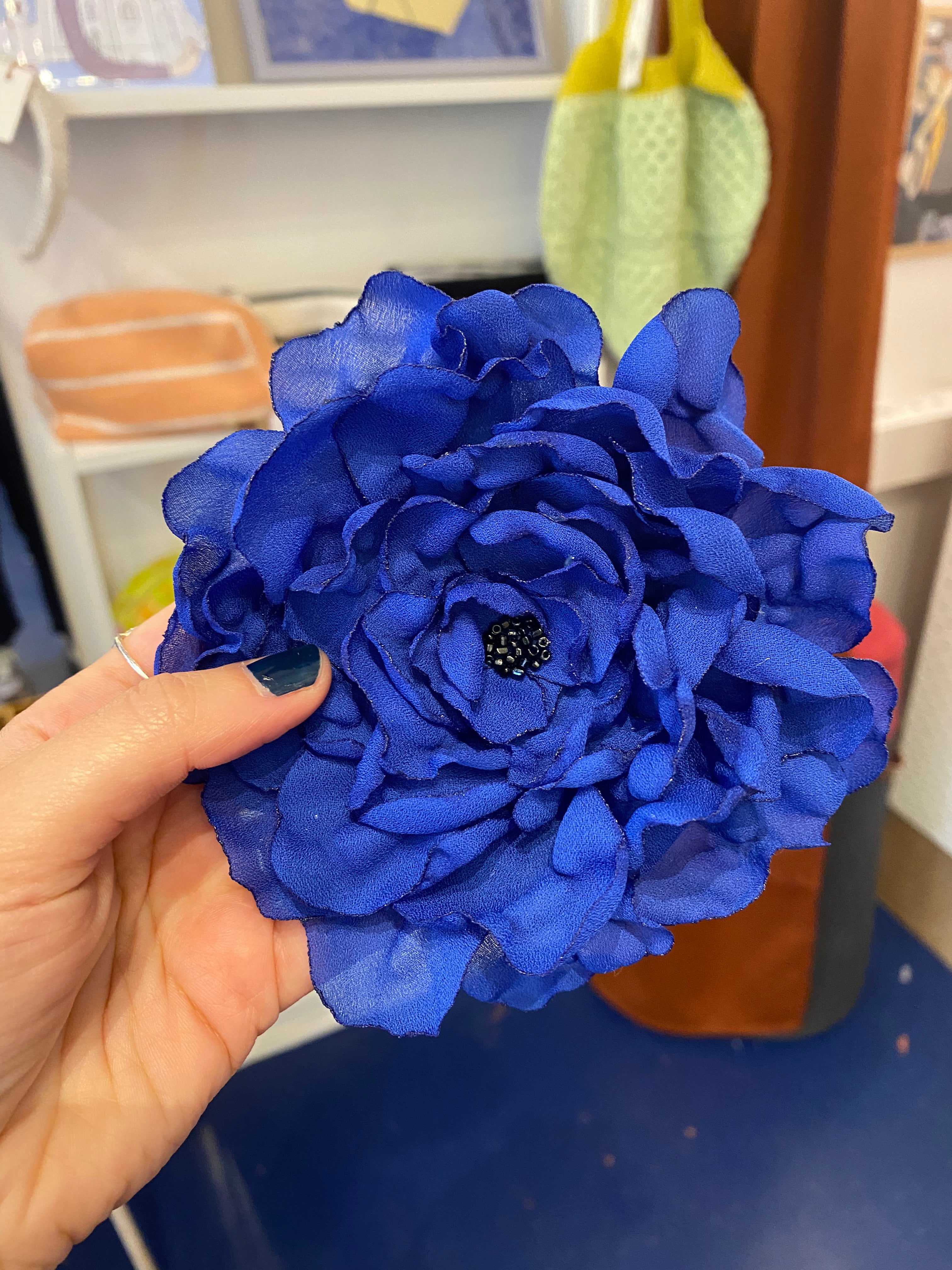 unika broche rose no 13