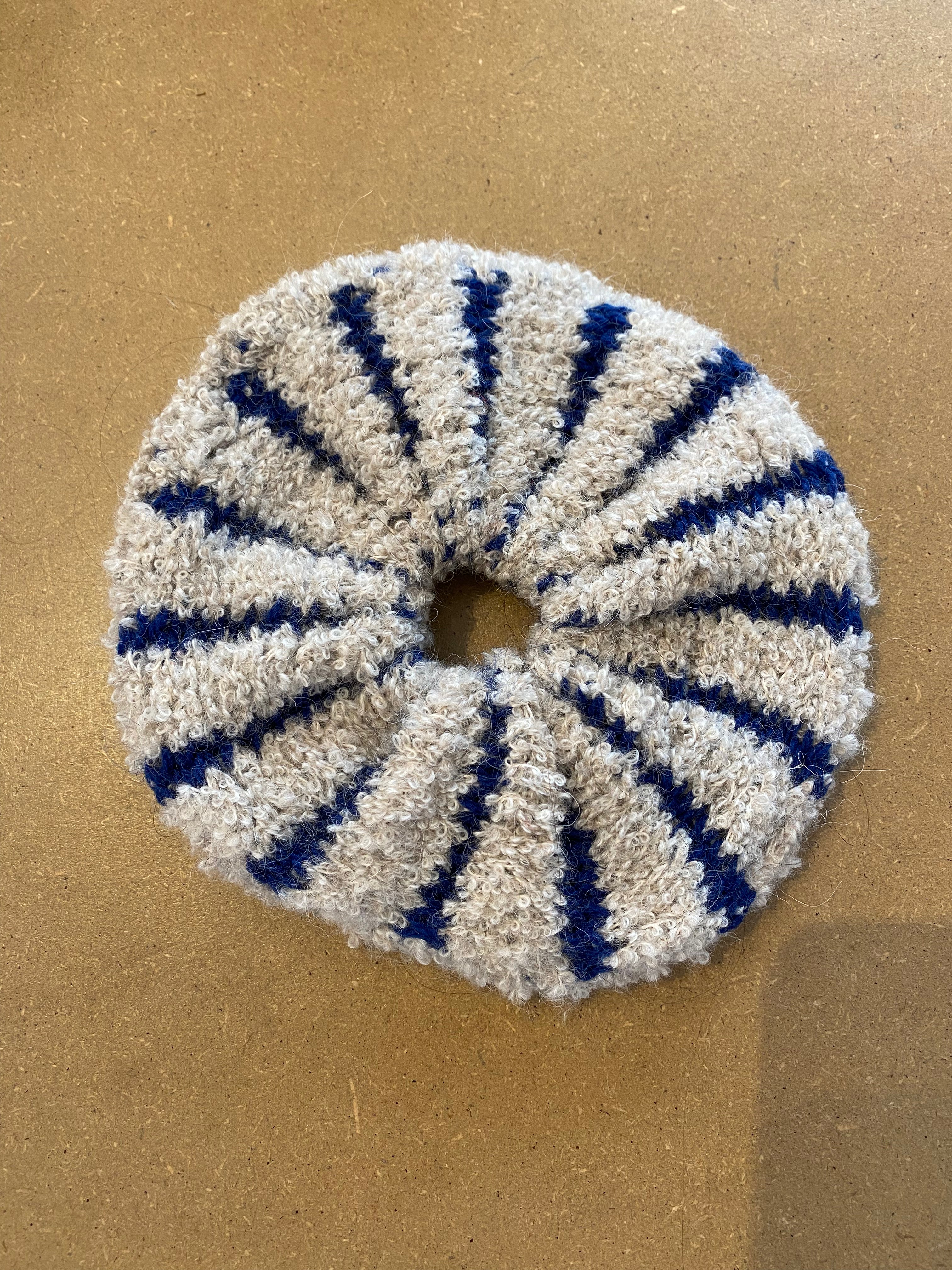 Scrunchie stribet bouclé