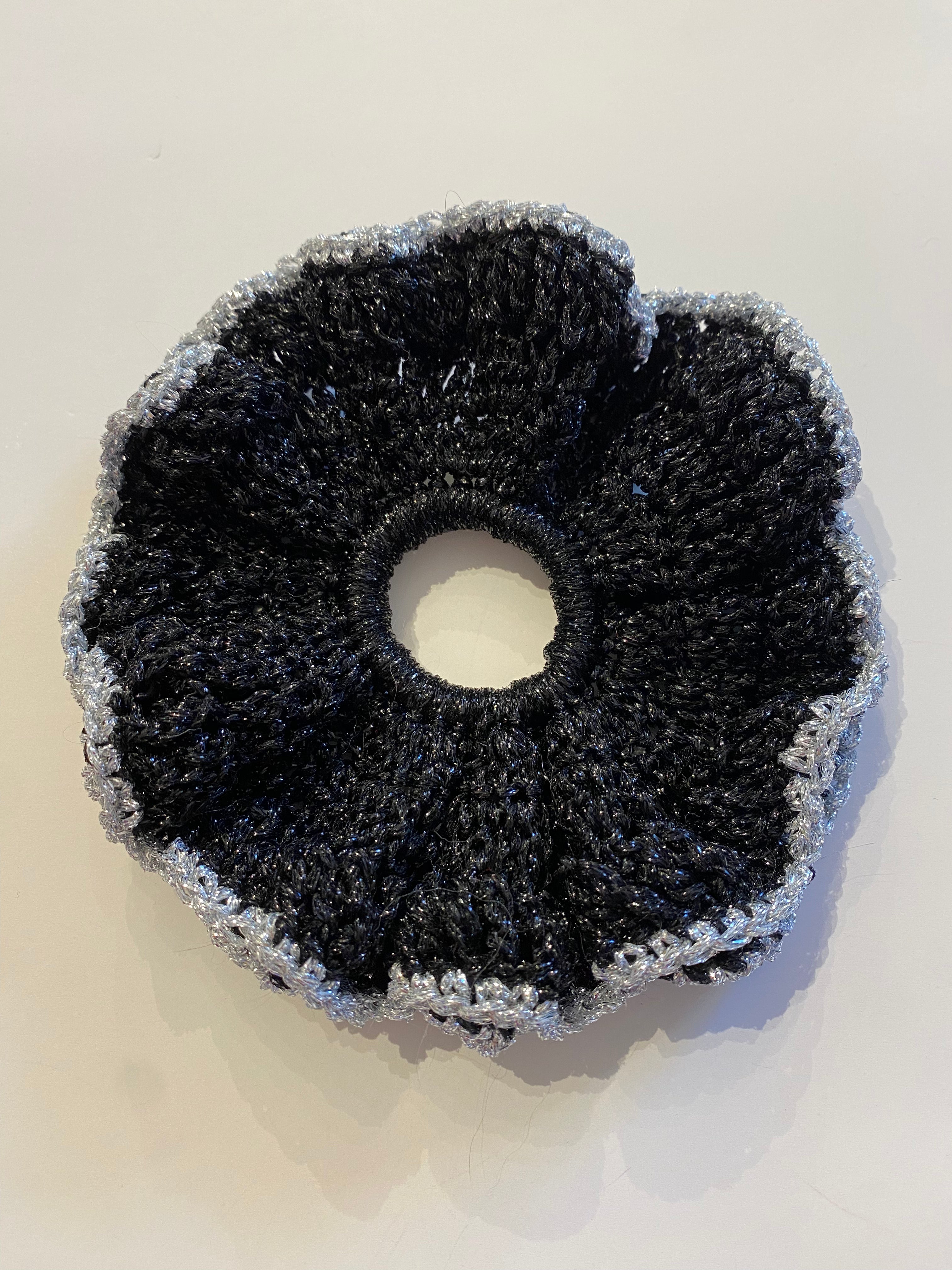 Scrunchie sort/sølv lurex
