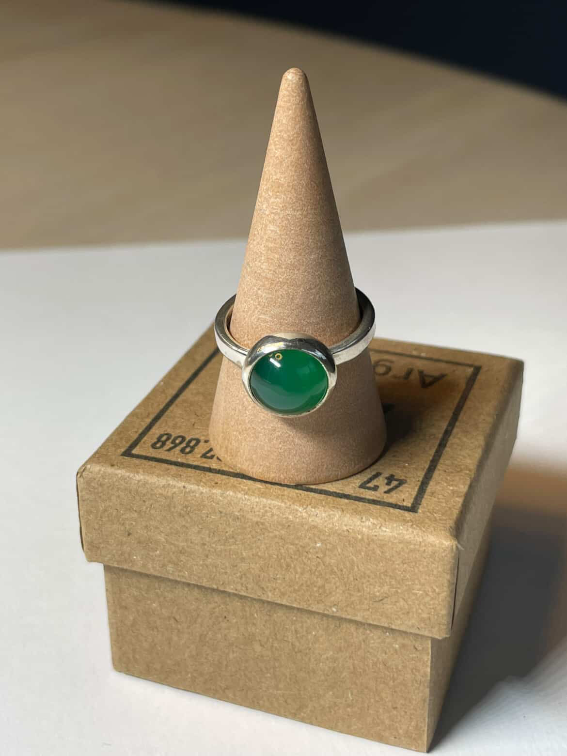 Sølvring med grøn agat (str. 54)