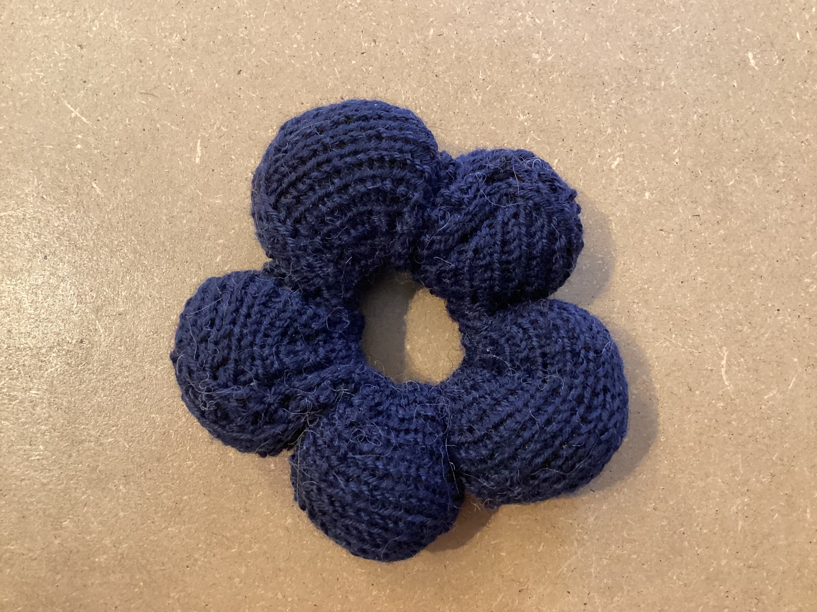 Flower Scrunchie sortblå