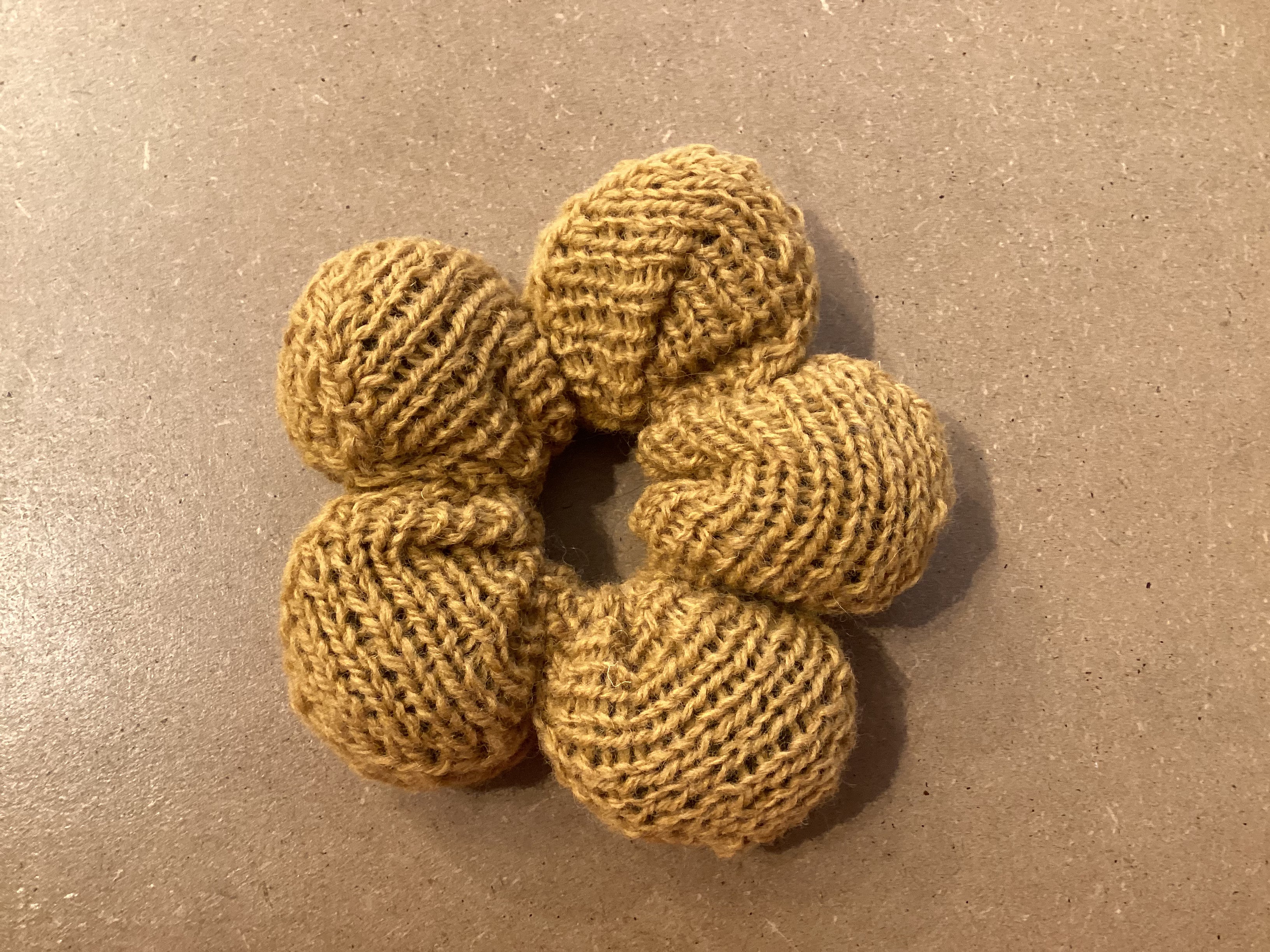 Flower Scrunchie sennepsgul