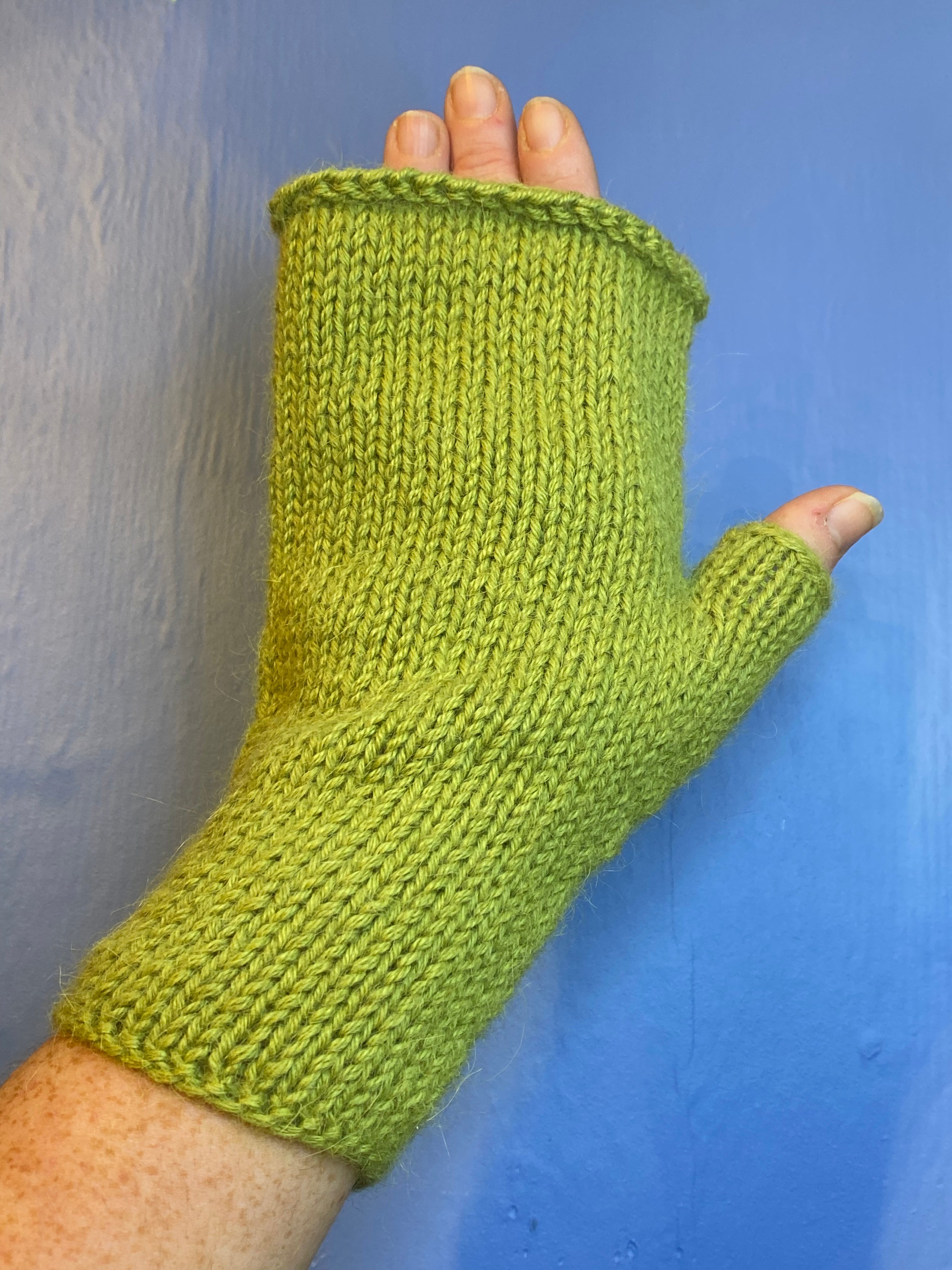 Fingerless gloves, green