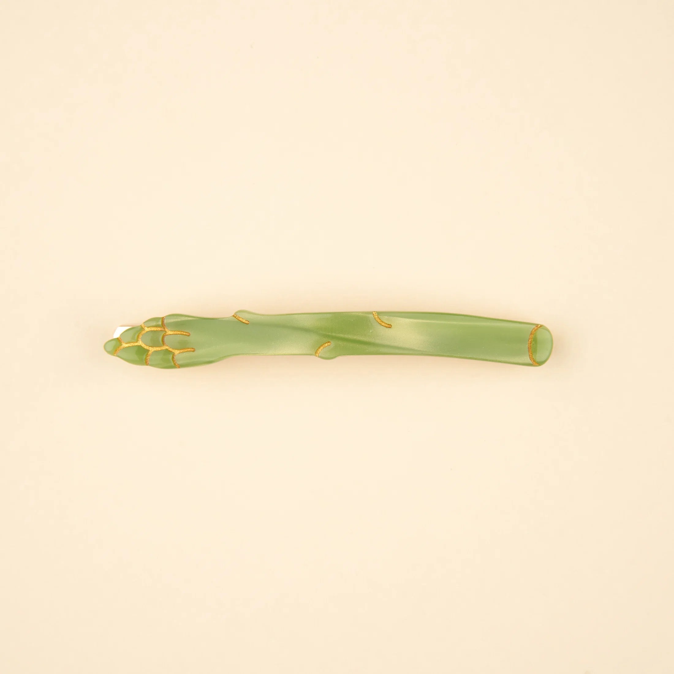 Gray Persian cat, hair clip