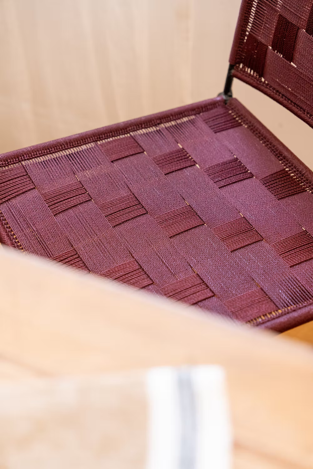 PRE-ORDER Håndflettet spisebordsstol - Bordeaux