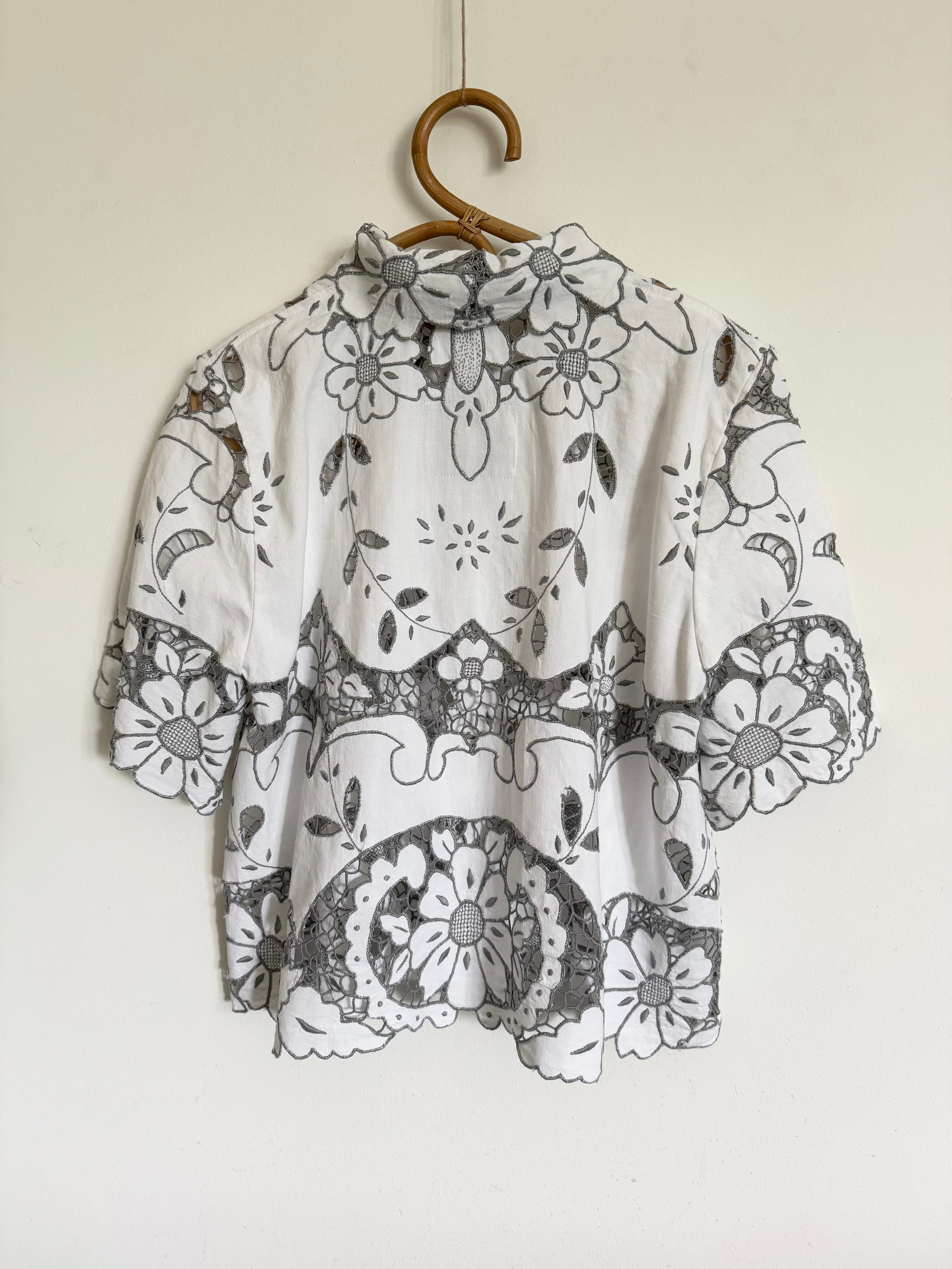 Hvid/Grå kortærmet