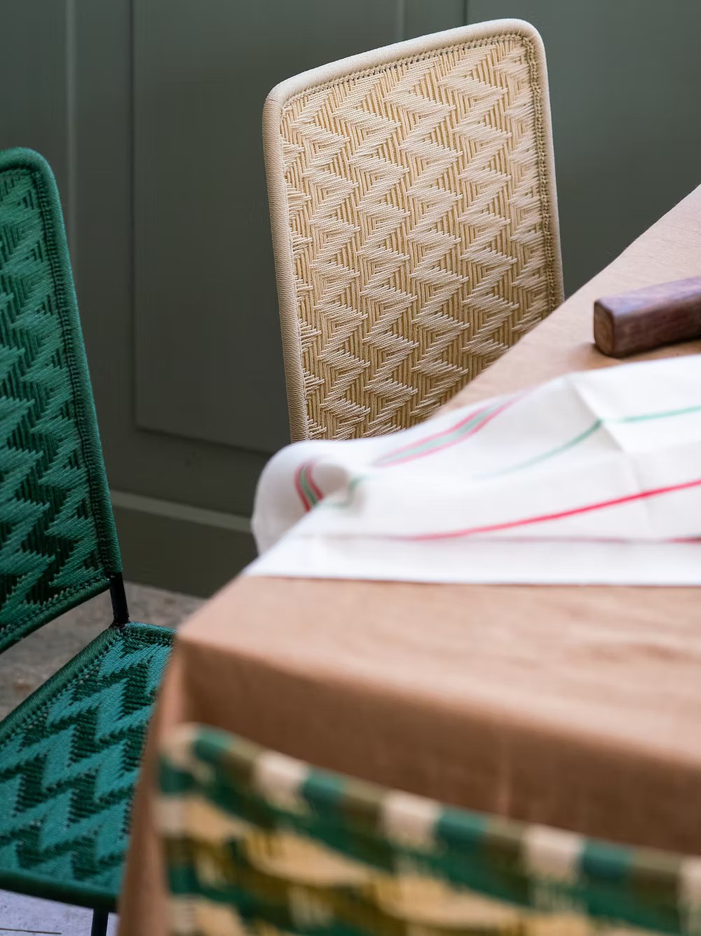 PRE-ORDER Håndflettet spisebordsstol - Sand