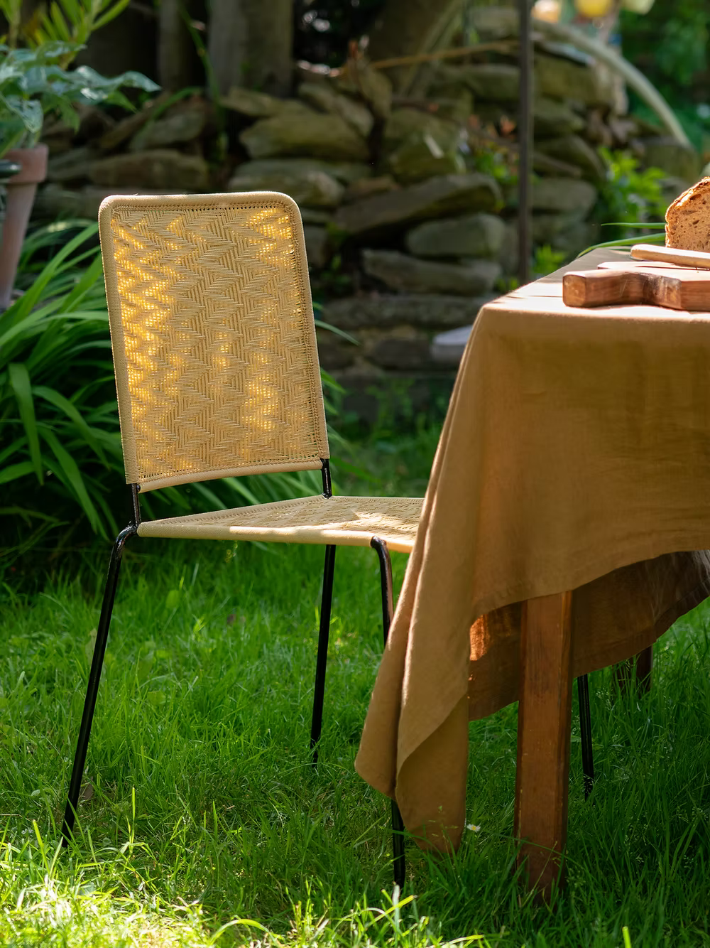 PRE-ORDER Håndflettet spisebordsstol - Sand
