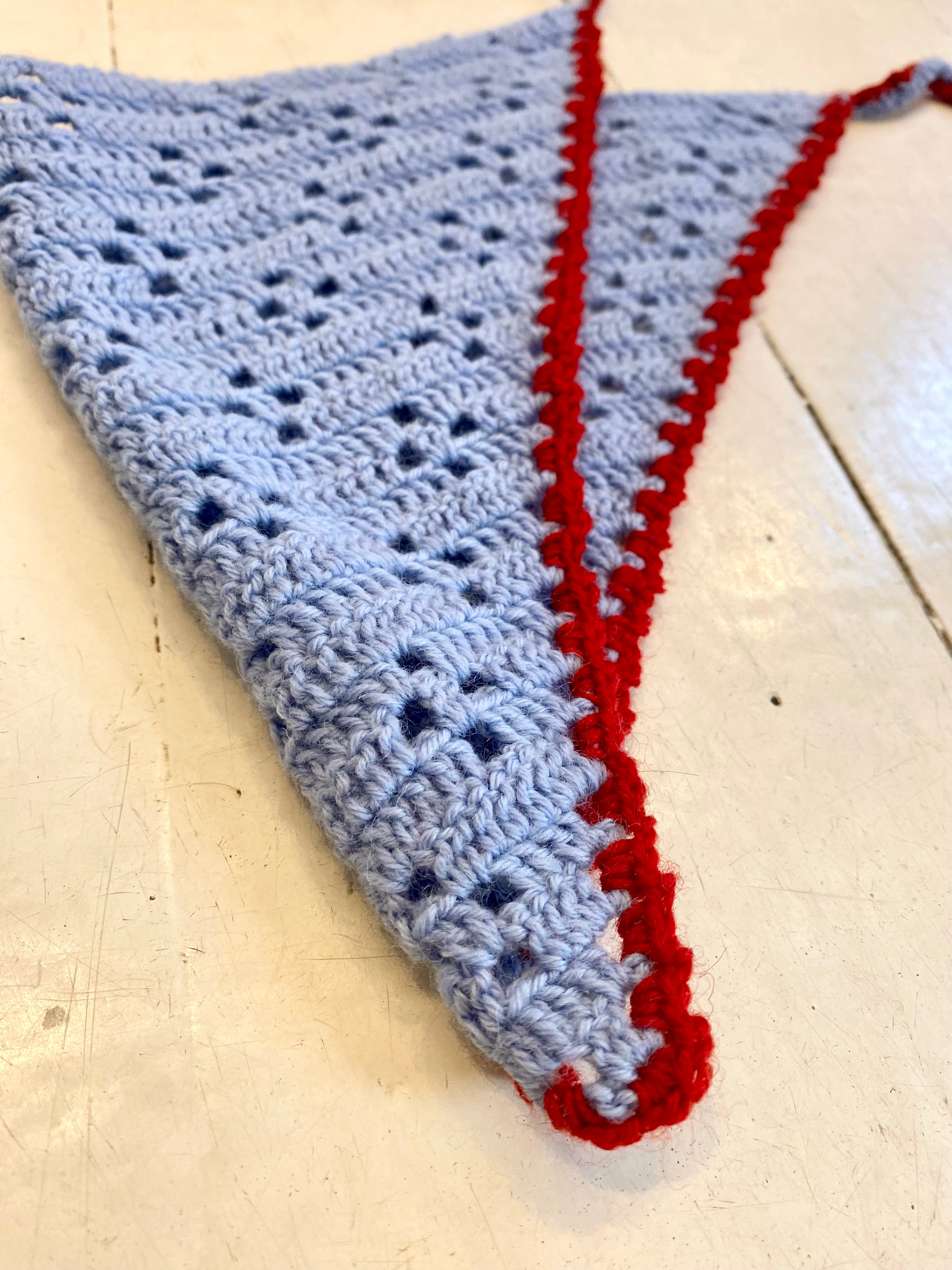 Bandana nr. 6 (lyseblå/rød)