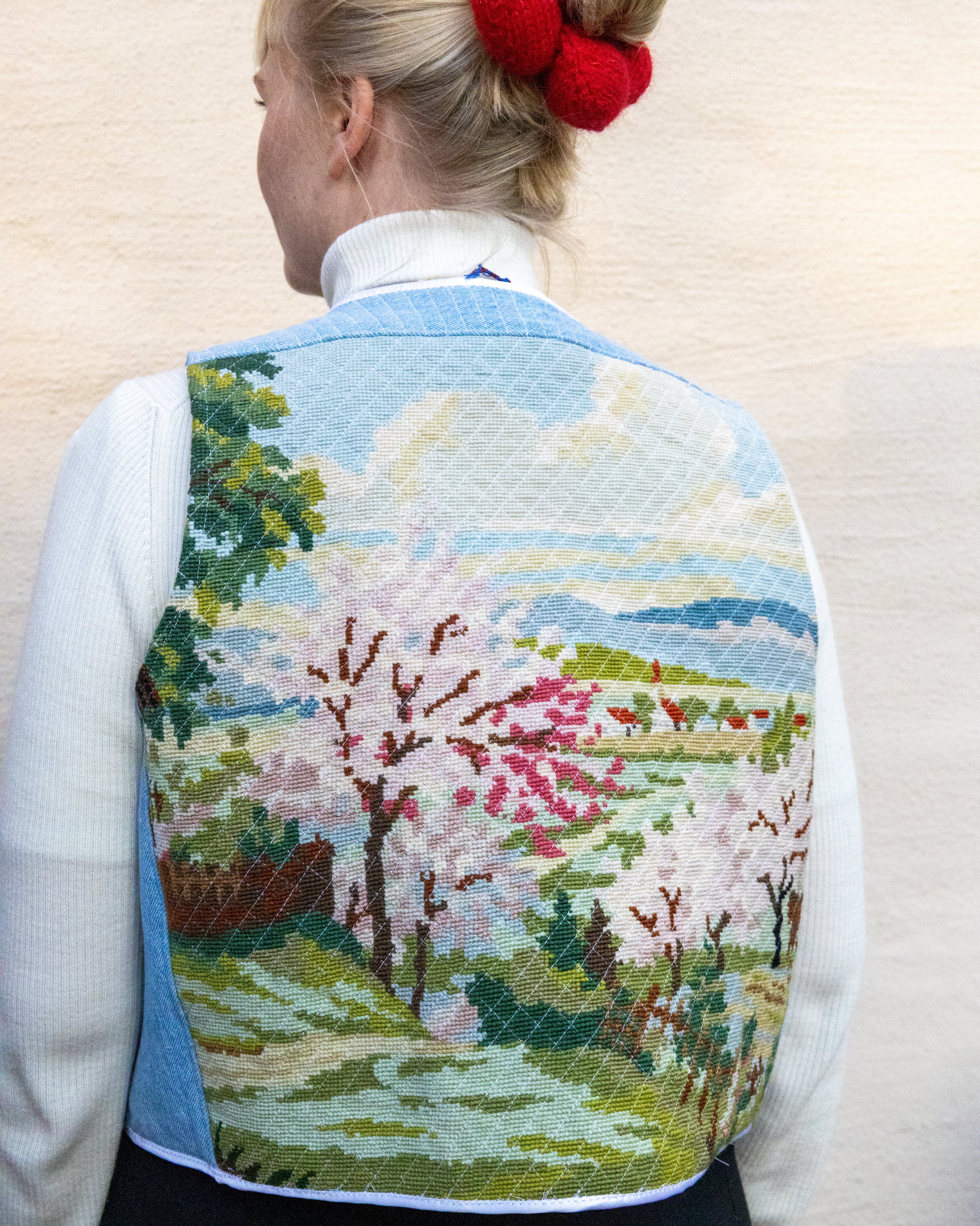 Skovhus Broderet Vest