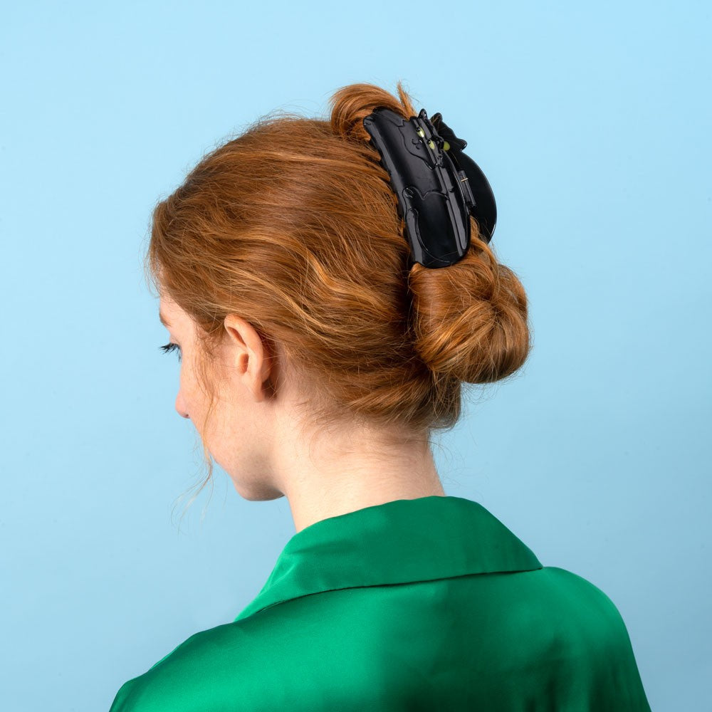 Black cat, hair clip