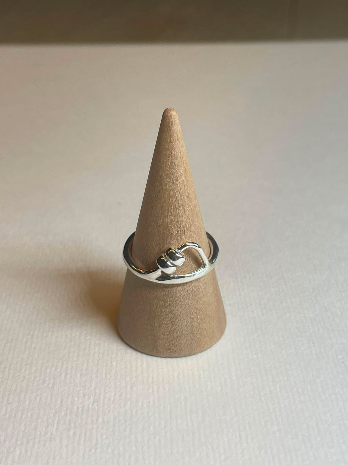 Fidget-ring, med to perler