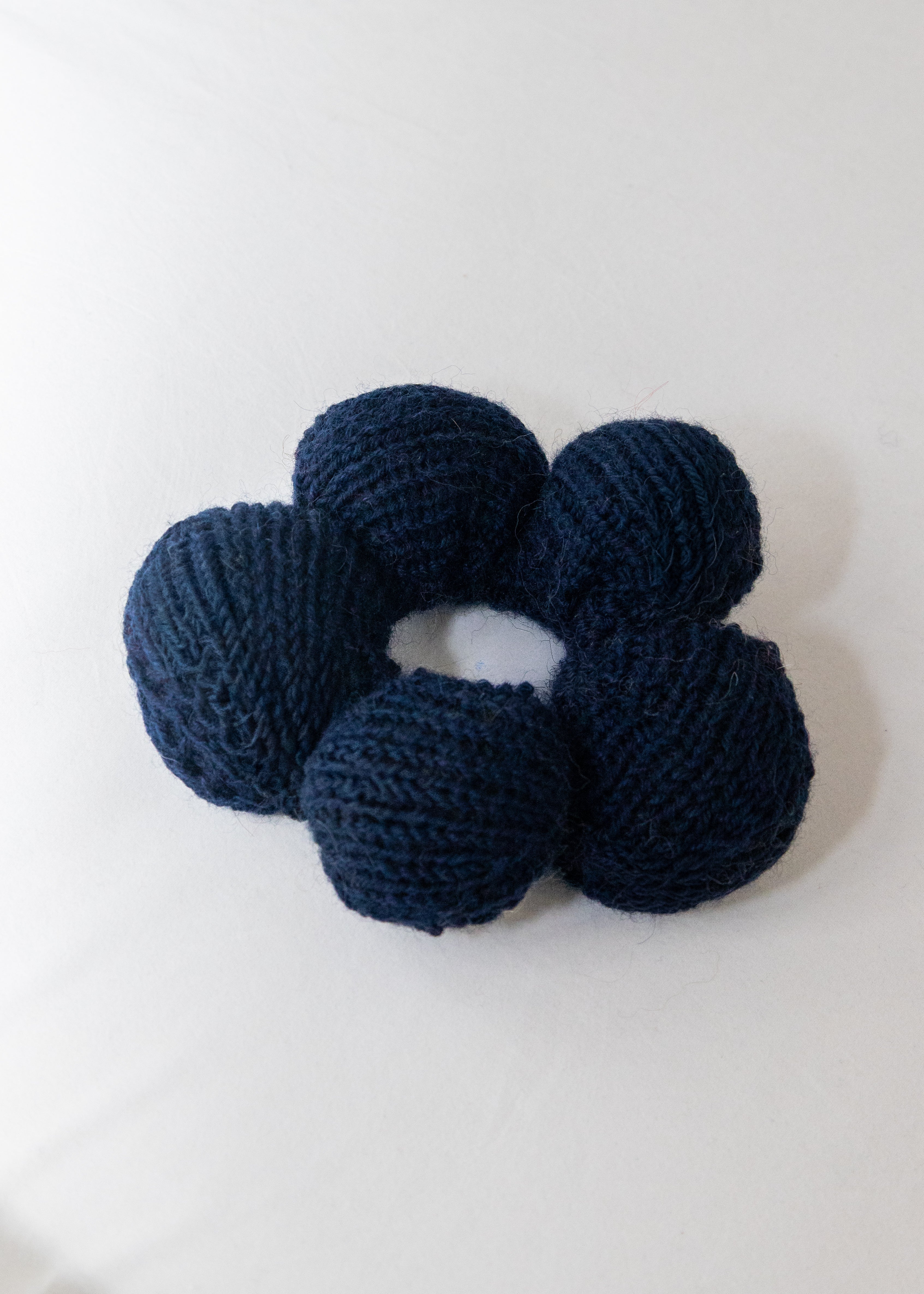 Flower Scrunchie sortblå