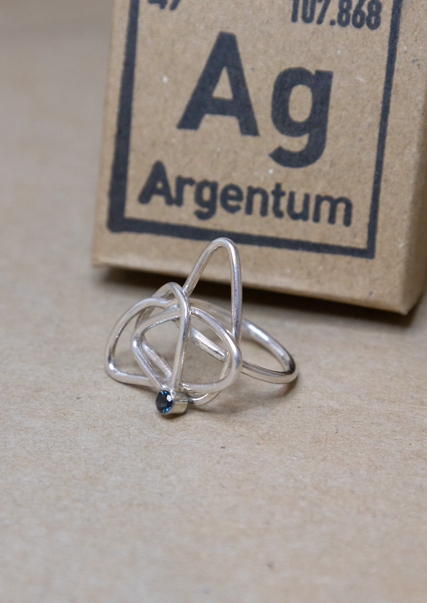 Viklet sølvring (str. 54)