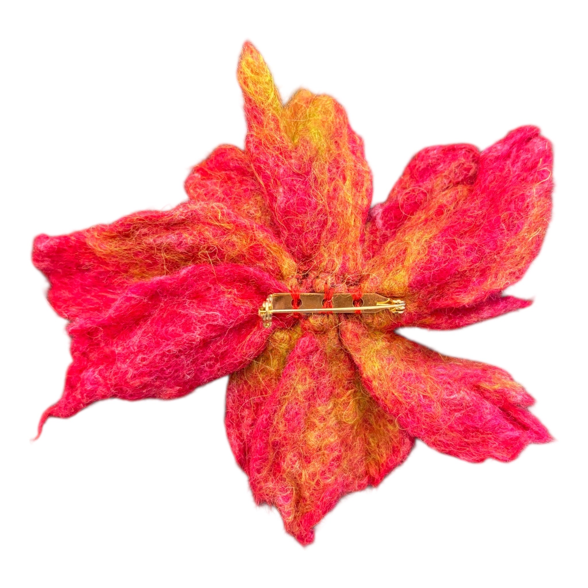 Unika broche filtet rødmeleret blomst