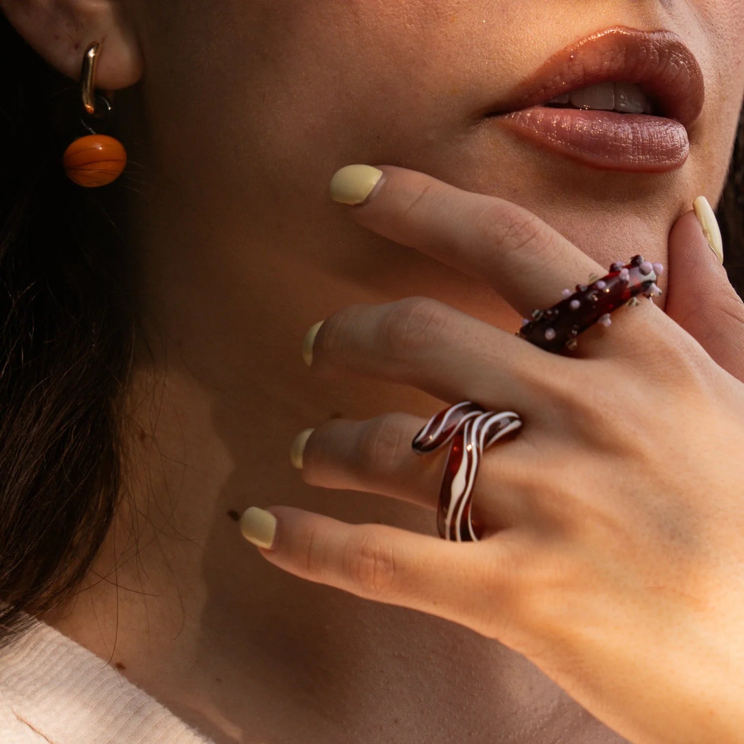 Glas ring - curved stripes