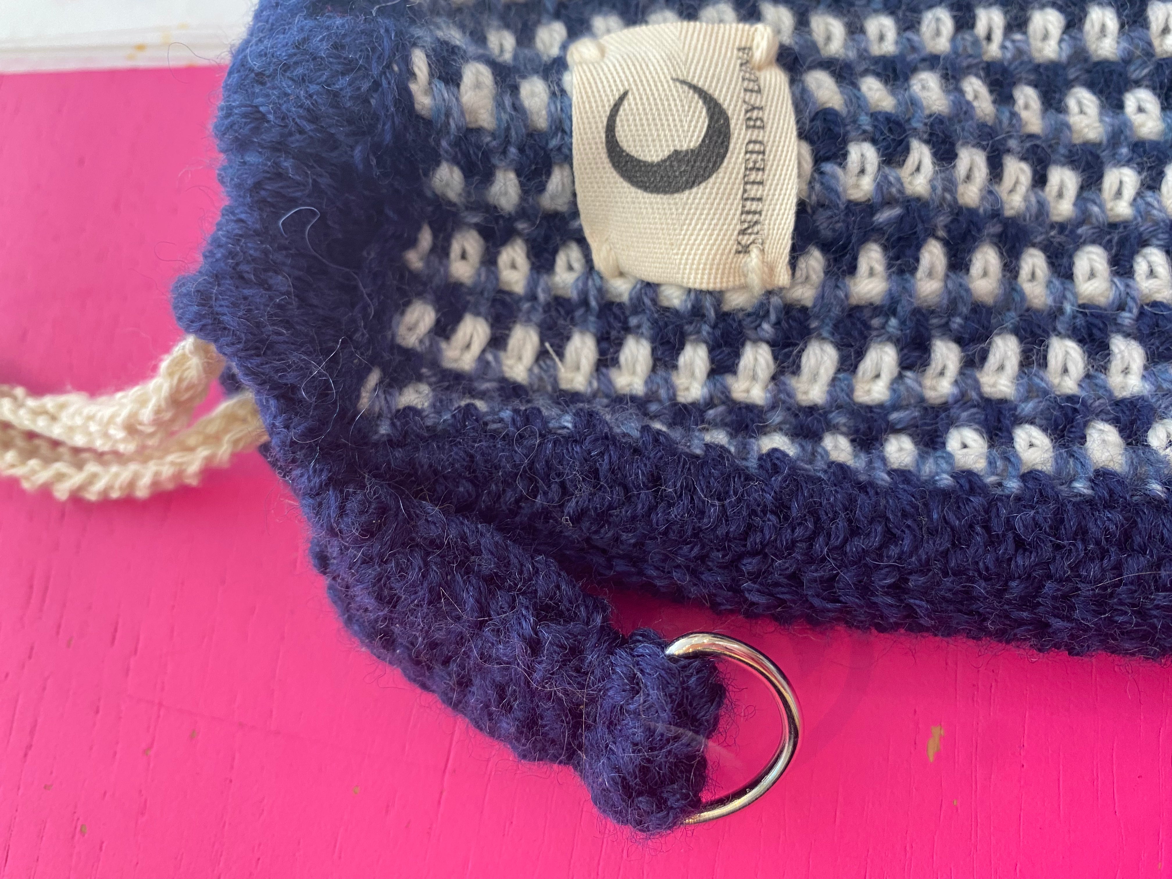 Lille taske til solbriller/telefon