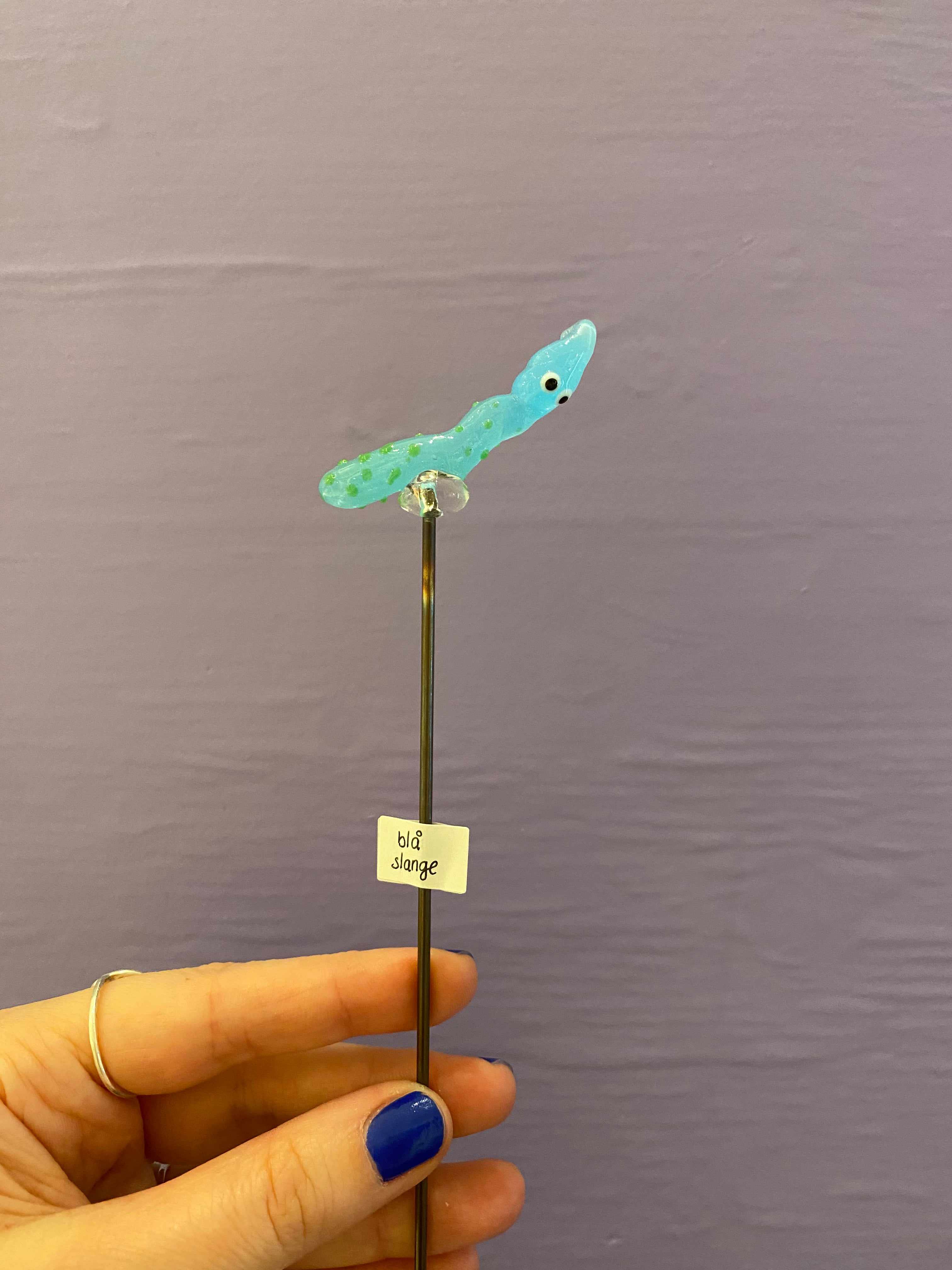 Blå slange - Glas pindefigur