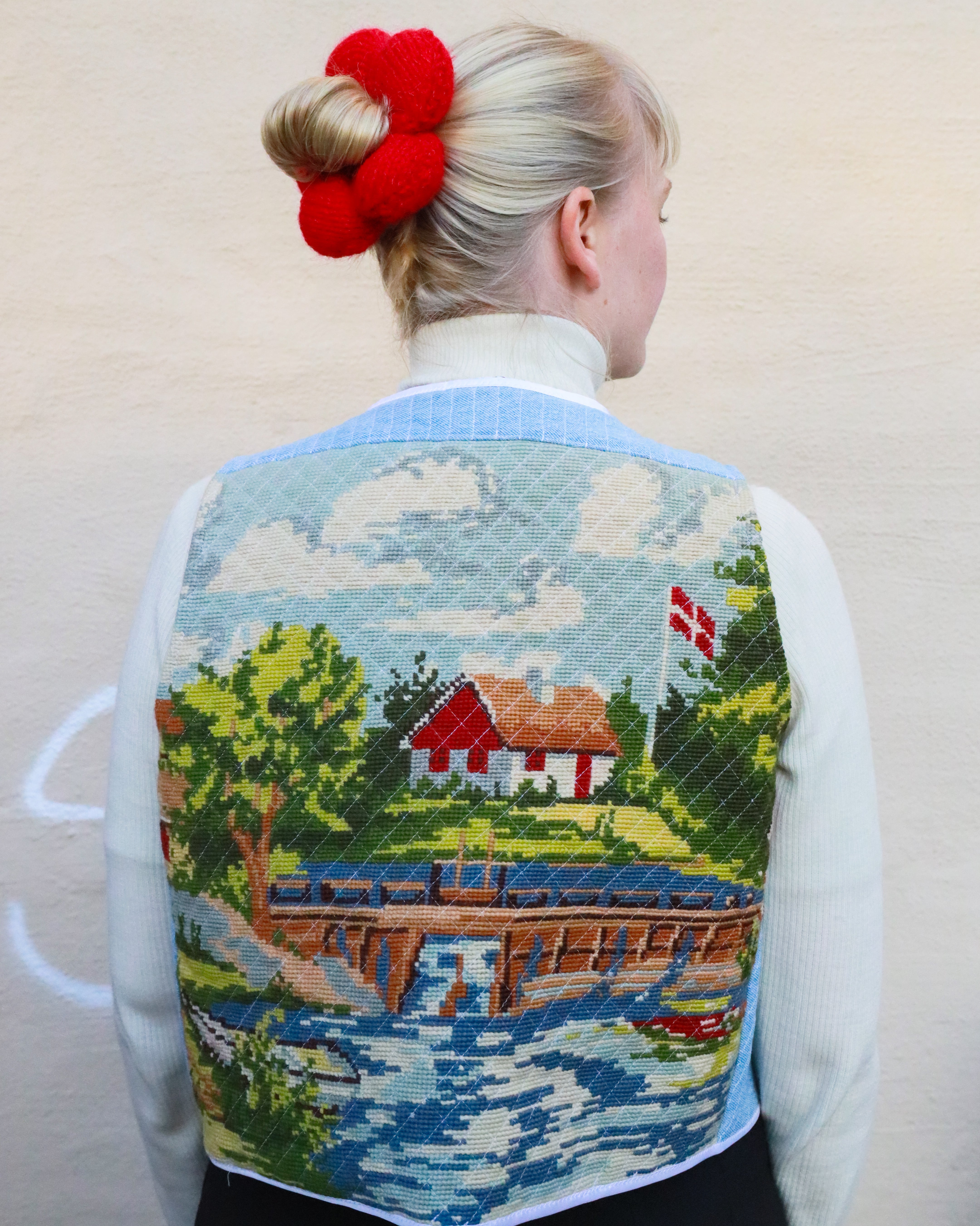 Landsby Broderet Vest