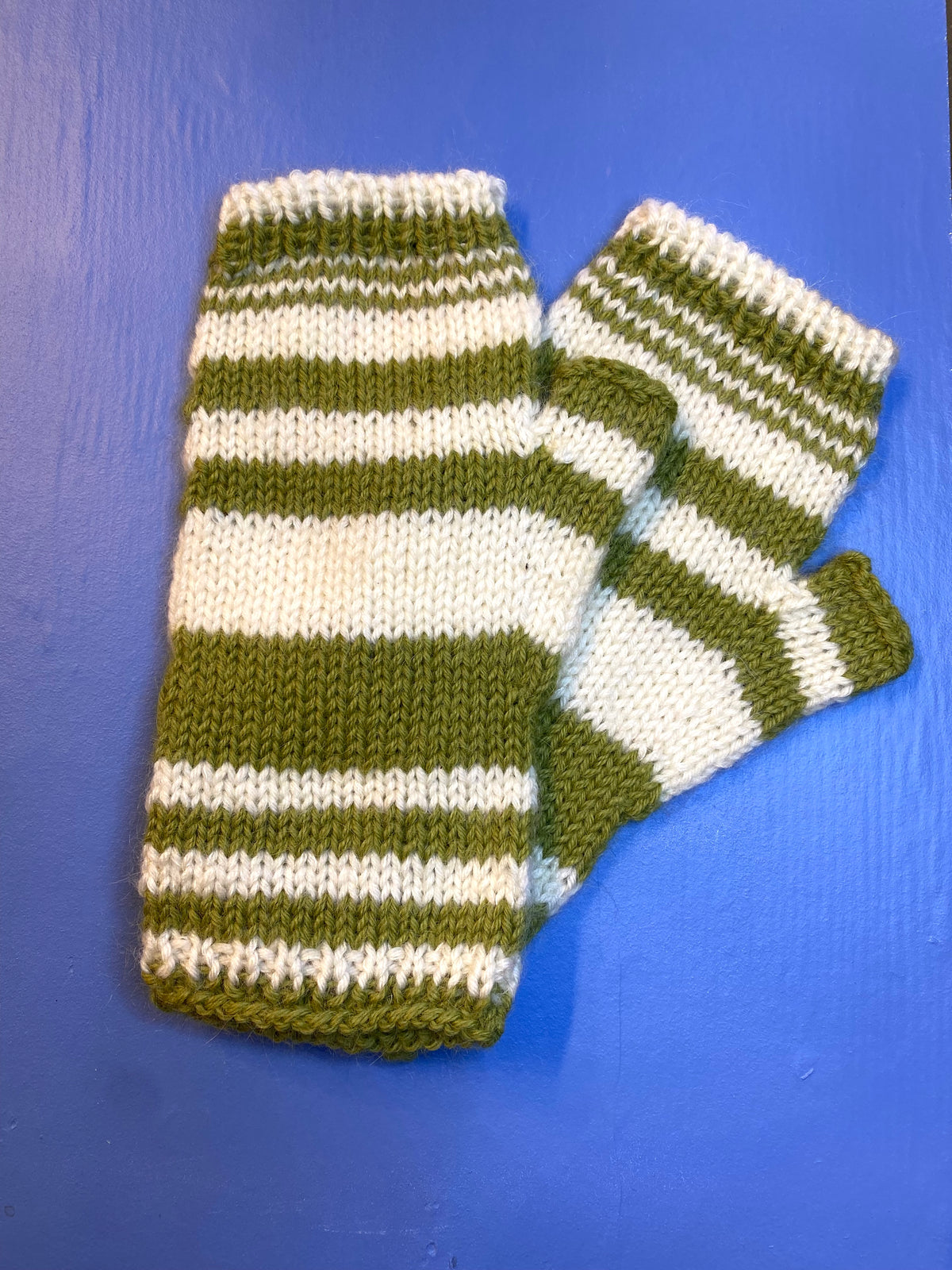 Fingerless gloves, white/green